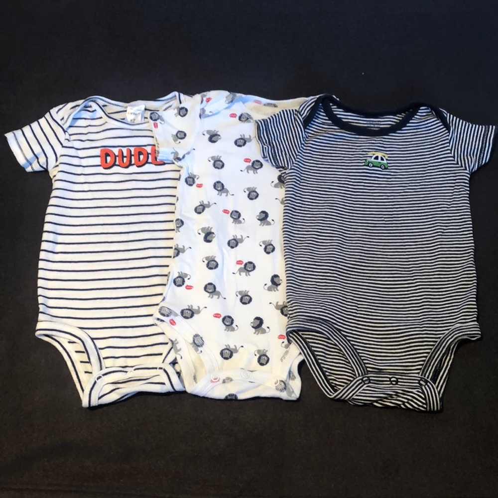 Carter’s 12 month boy bodysuits